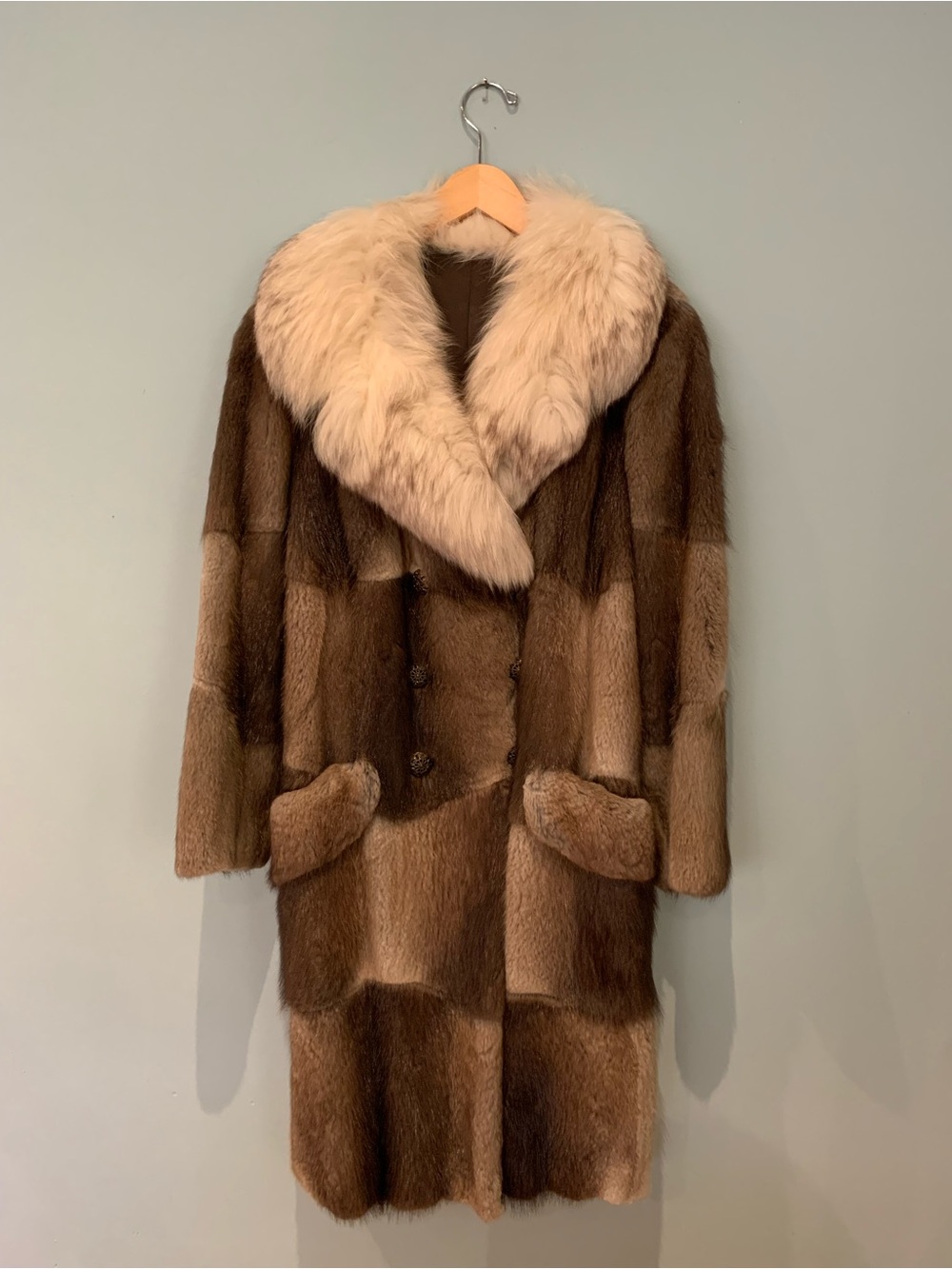 Luxurious Vintage Muskrat Brown Fur Coat with Cream Fox Collar
